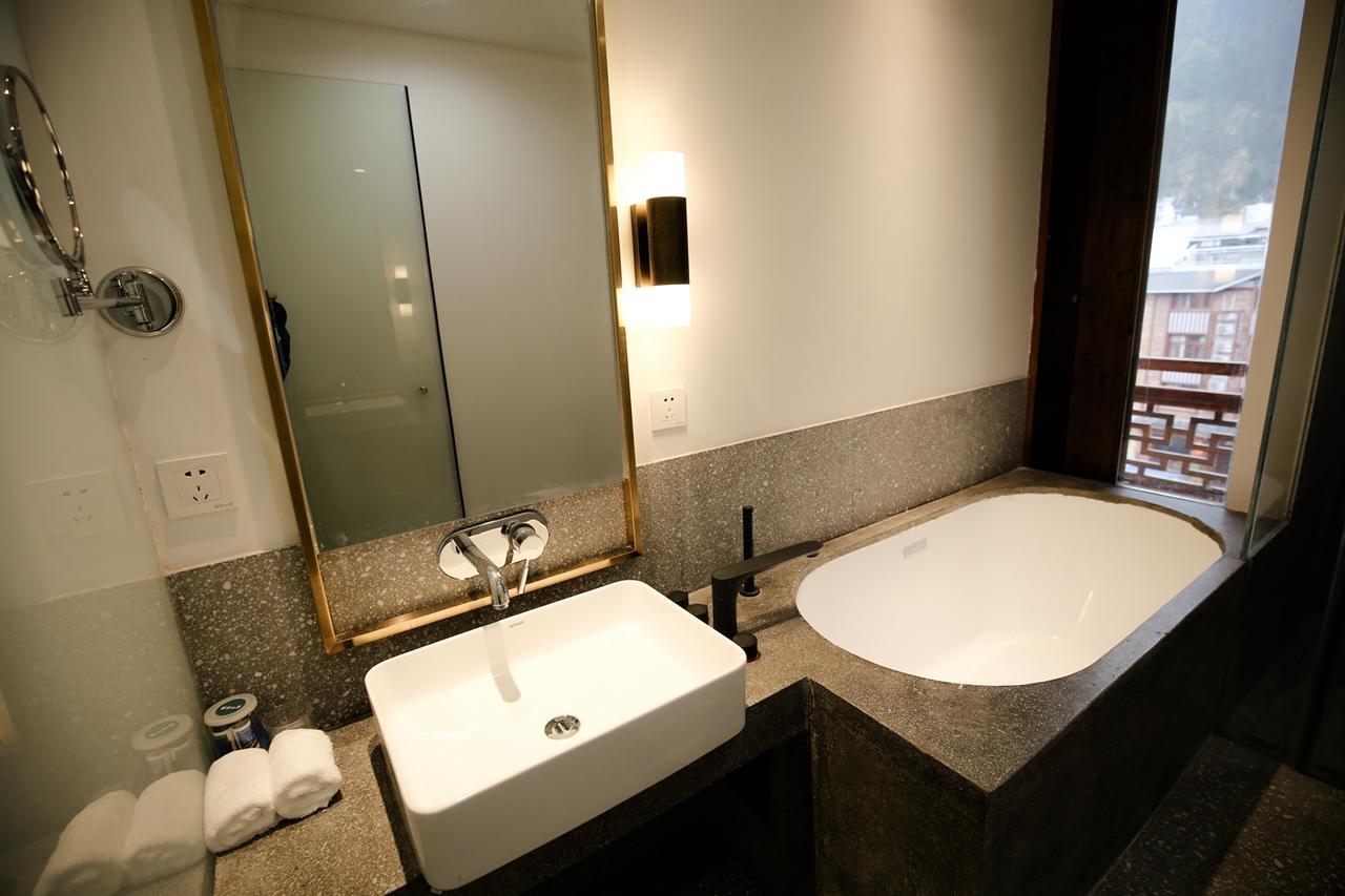 Suoxishanju Light Luxury Resort Hotel จางเจียเจี้ย ภายนอก รูปภาพ