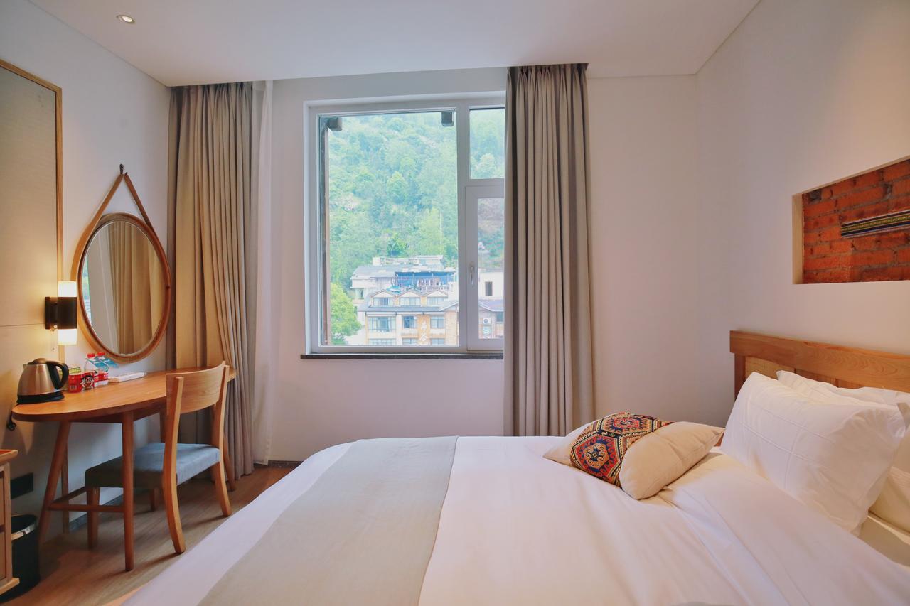Suoxishanju Light Luxury Resort Hotel จางเจียเจี้ย ภายนอก รูปภาพ